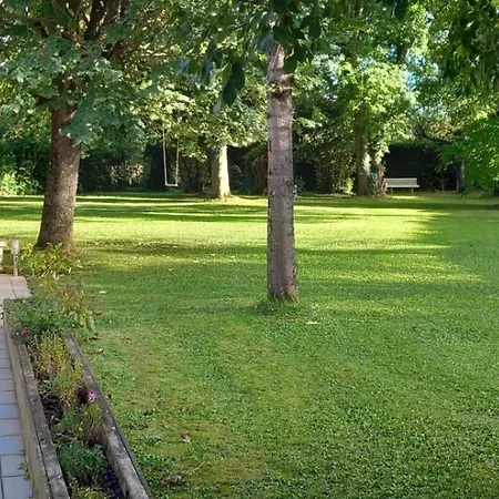 Grande Maison Familiale Proche Paris Et Сasa de vacaciones Mandres-les-Roses